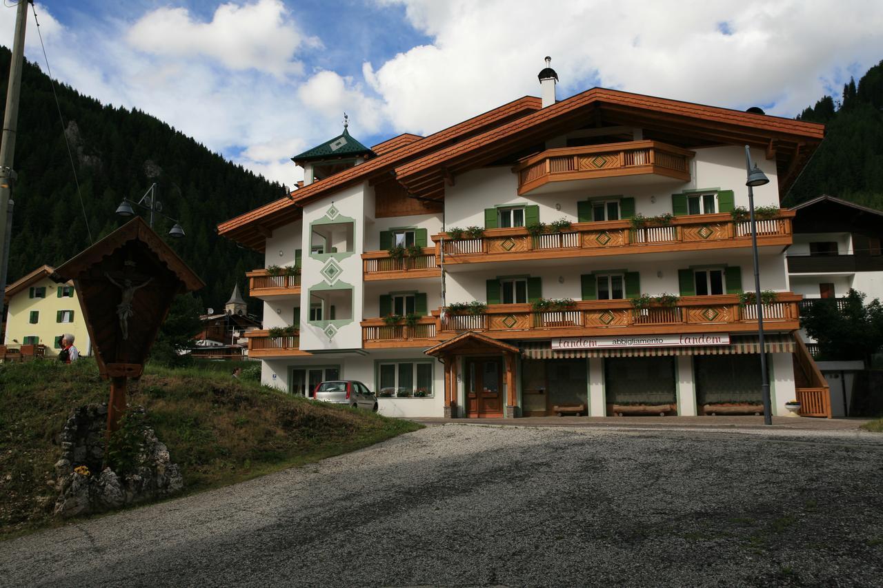 Garni Eden Hotel Canazei Kültér fotó
