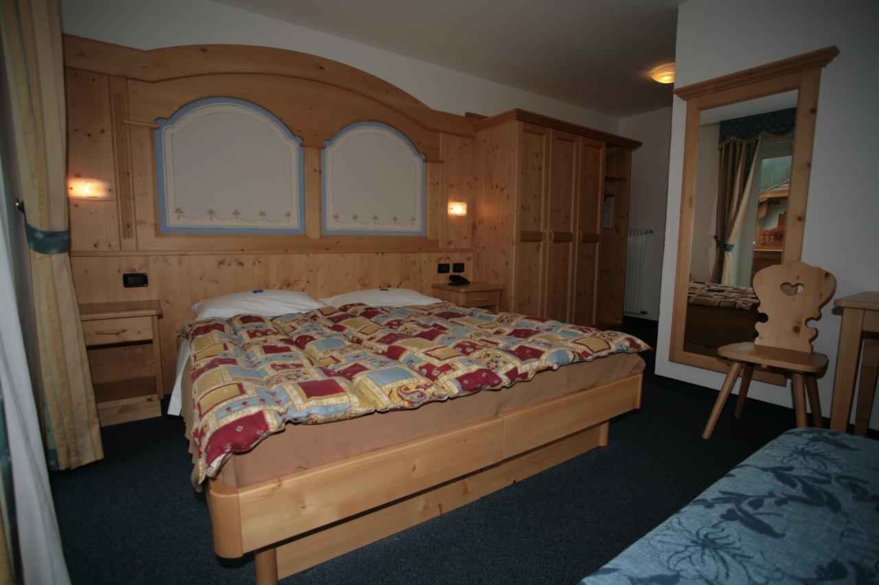 Garni Eden Hotel Canazei Kültér fotó